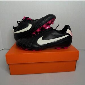 Nike Jr Tiempo Rio FG Soccer Cleats Shoes - Size 5.5Y  Black/Pink New in Box
